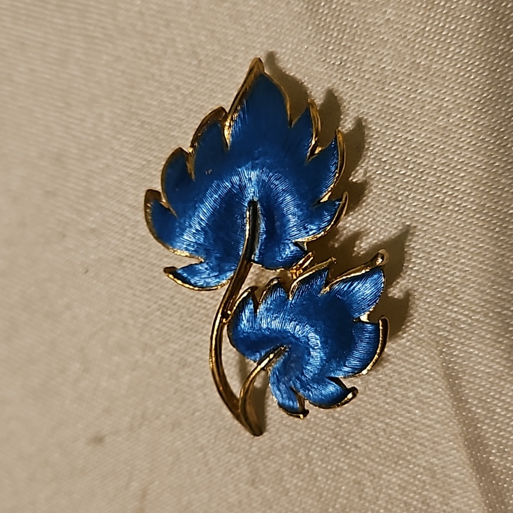 JJ Jonette Leaf Brooch Pin, JJ Blue Textured Leaf Statement Brooch